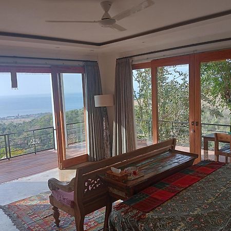 Liri Villa - Ocean, Hills, Valley View Lovina  Luaran gambar