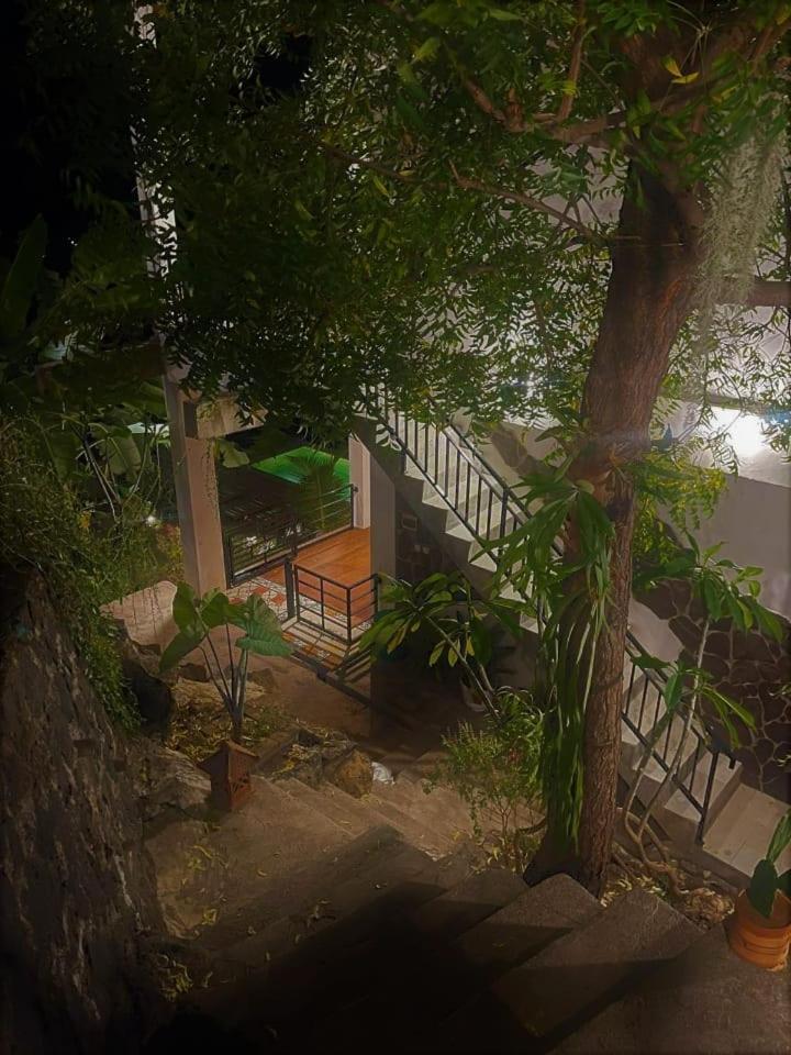 Liri Villa - Ocean, Hills, Valley View Lovina  Luaran gambar